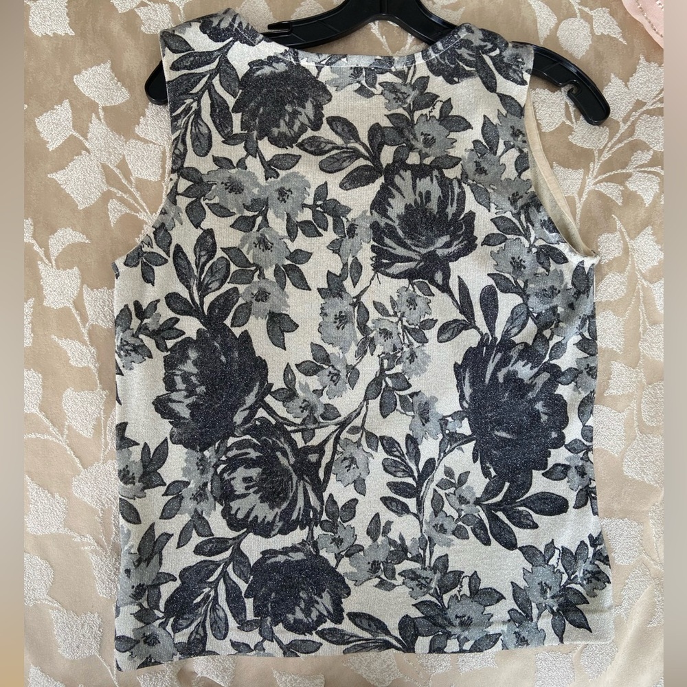 St. John sweater set shimmer floral M - Picture 6 of 9